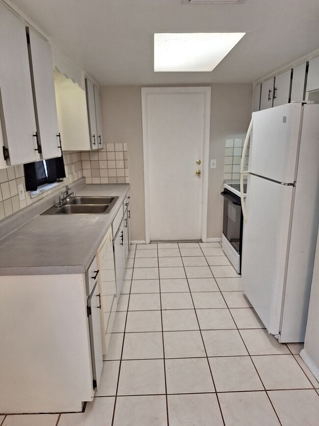 Foto del edificio - 3BR 2BA 1 Car Garage, Edgewater