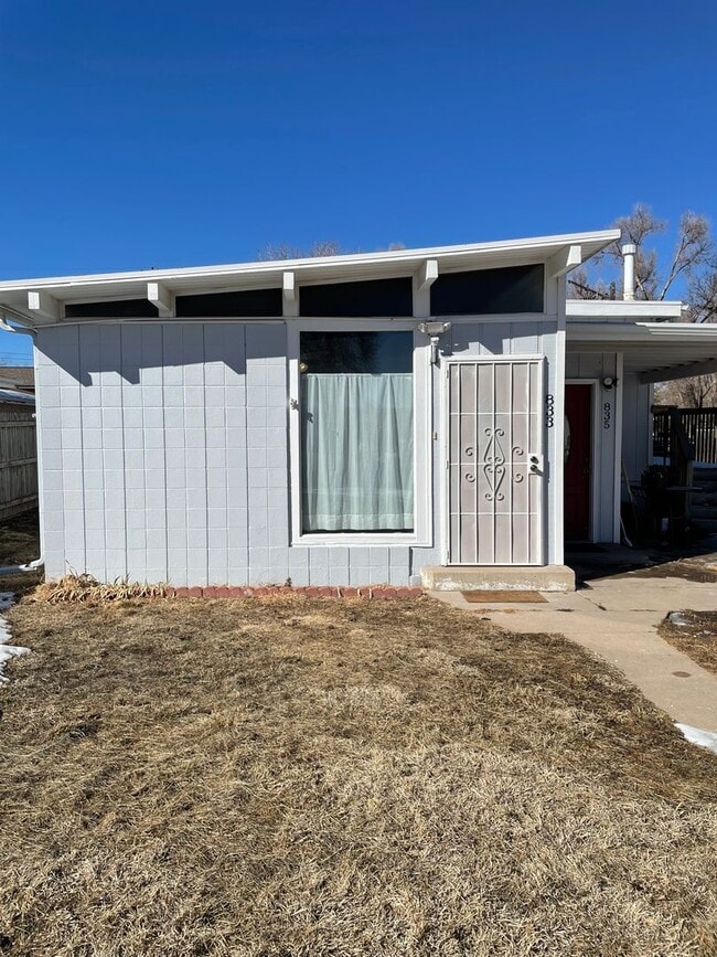 Building Photo - Updated 3 Bed, 1 Bath Upper Unit in Greeley!