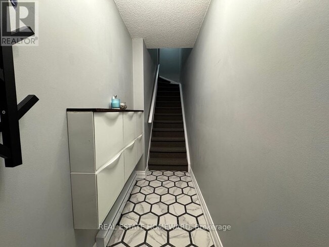 Building Photo - 3 Everson Dr