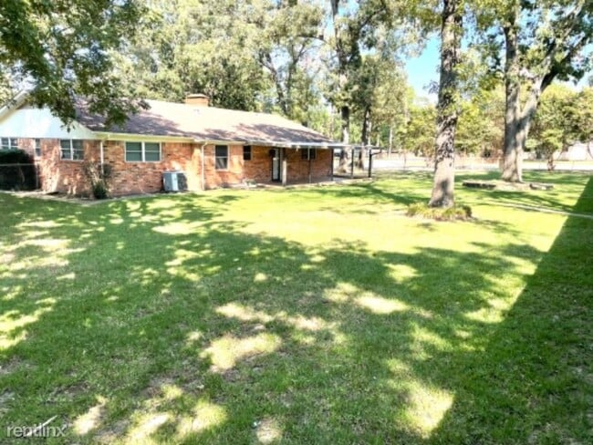Building Photo - 3 br, 2 bath House - 525 Ronnette Dr.