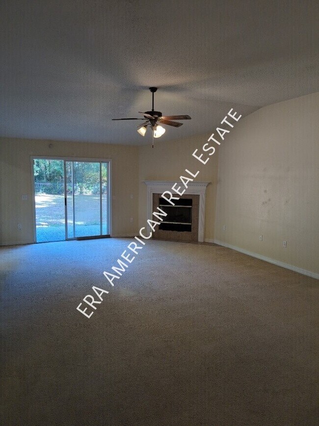 Building Photo - 4 BR Brick House in Baker!