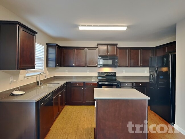 Building Photo - 2640 Cider Ridge Rd