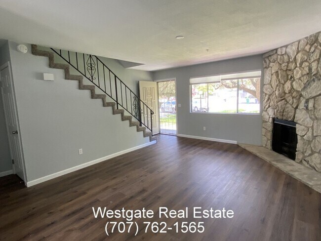 Foto del edificio - 1016 Eleanor Ave