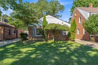 Building Photo - 1152 Elmwood Rd
