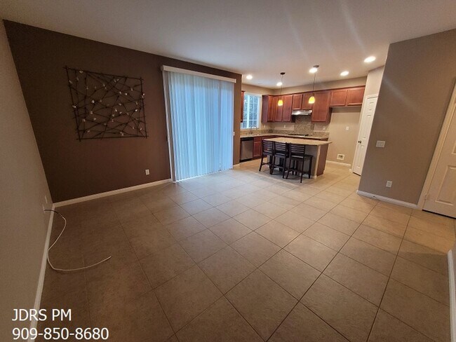 Foto del edificio - Rancho Cucamonga 4-Bedroom Home