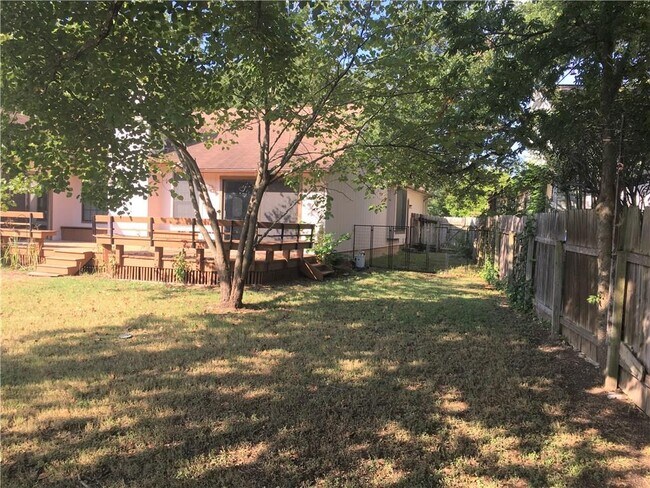Foto del edificio - 5601 Wagon Train Cove