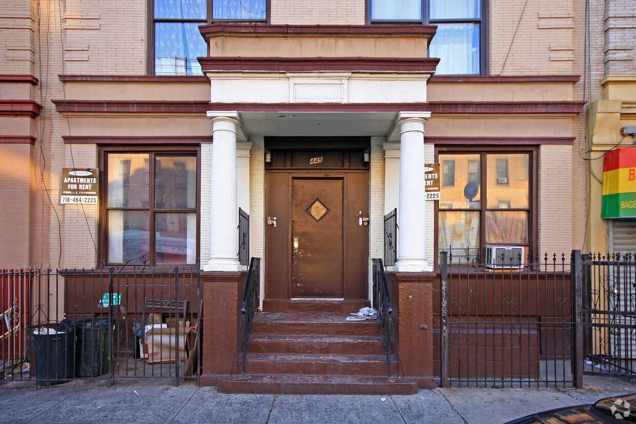 Building Photo - 445 Rogers Ave