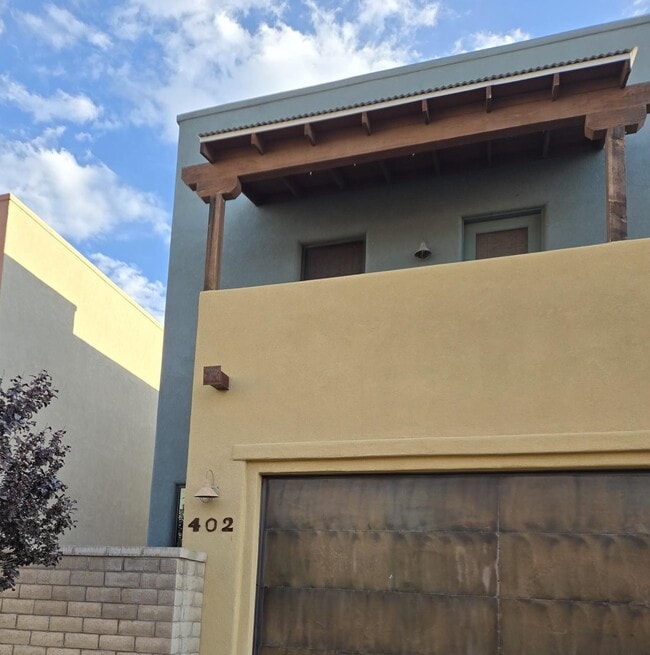 Building Photo - 402 E Croydon Park Rd