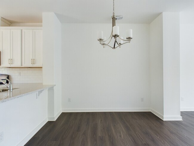Building Photo - 2133 Noble Townes Wy
