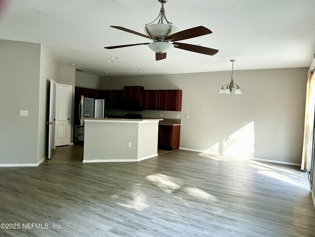 Foto del edificio - 11751 Silver Hill Dr