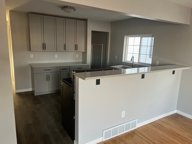 Foto del edificio - 1020 Aurora Ave