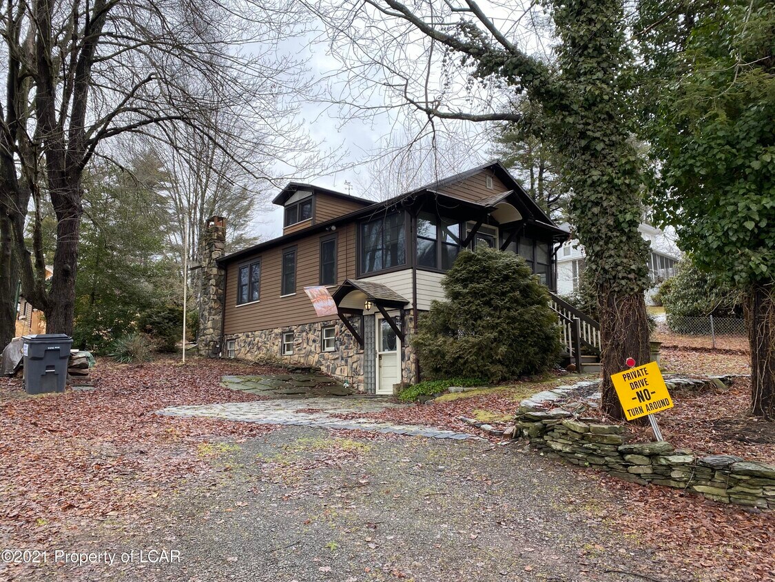 158 Hillside Ave, Harveys Lake, PA 18618 House Rental in Harveys Lake, PA