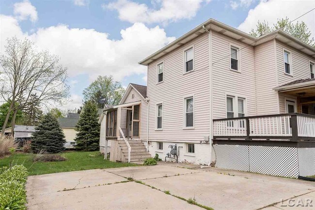 Building Photo - 423 Toledo St