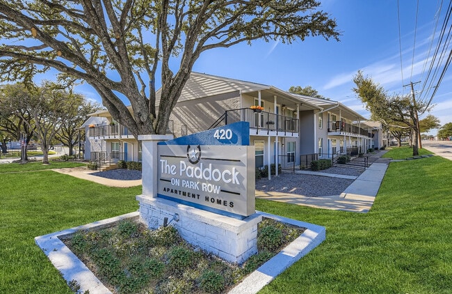 Building Photo - Paddock on Park Row