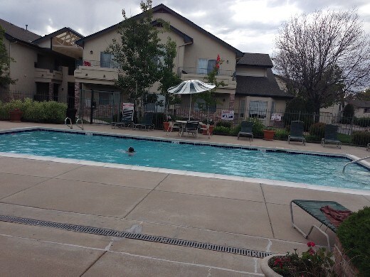 Building Photo - Executive Condo in DTC