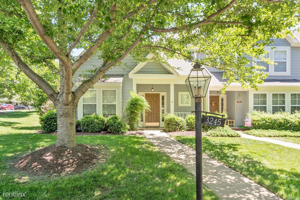 Primary Photo - 3 br, 2.5 bath House - 3245 Gateway Cir