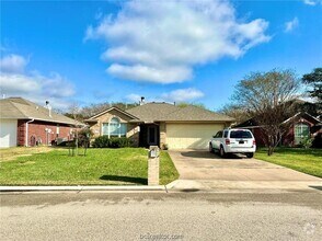 Building Photo - 3605 Vienna Dr