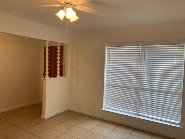 Foto del edificio - Coming Soon! 4 Bedroom, 2 Full Bath Home L...