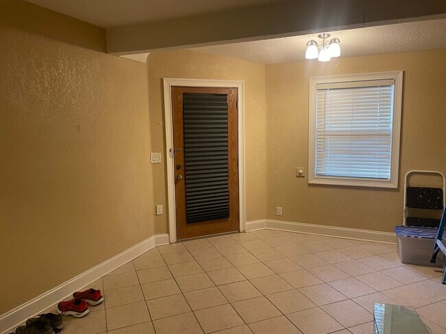 Foto del edificio - 323 Wildwood Way