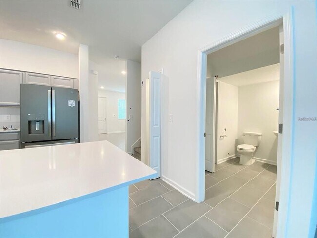 Foto del edificio - 7637 Danube Rd