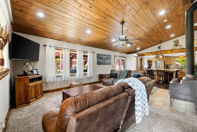 Foto del edificio - 7625 N Williamson Valley Rd