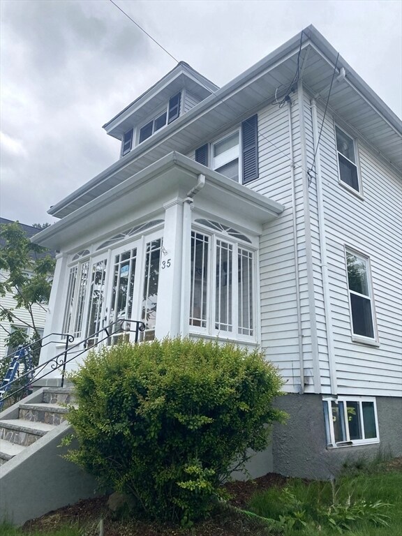 Foto del edificio - 35 Reedsdale Rd