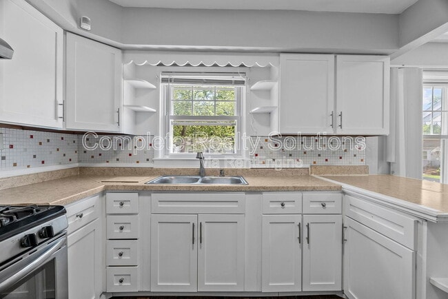 Building Photo - 5301 Winslow Dr