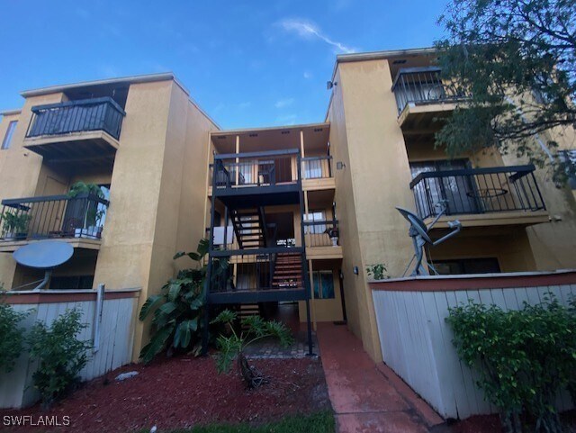 Building Photo - 2875 Winkler Ave