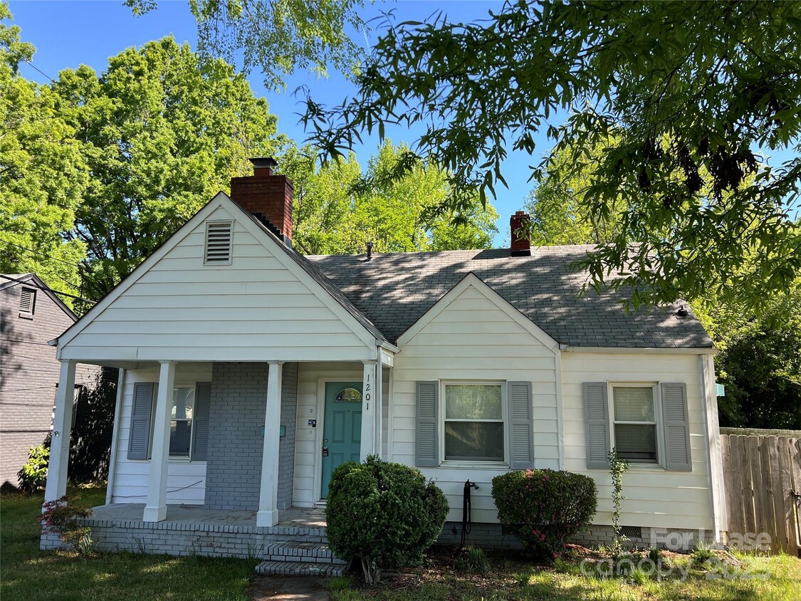 Primary Photo - 1201 Dade St
