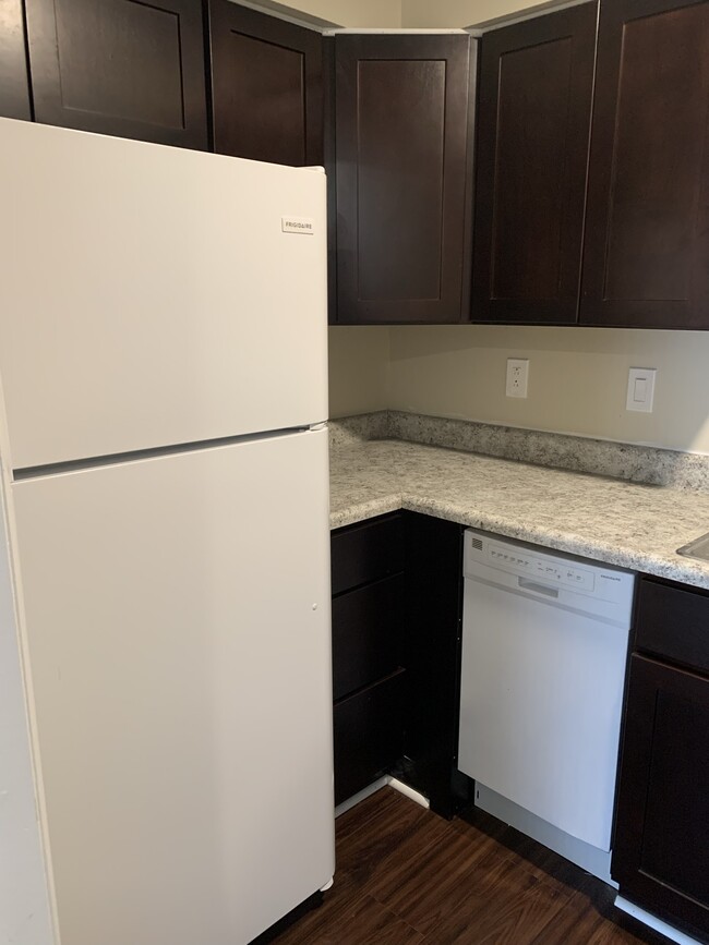 One Bedroom-Kitchen - Lantern Ridge Apartments