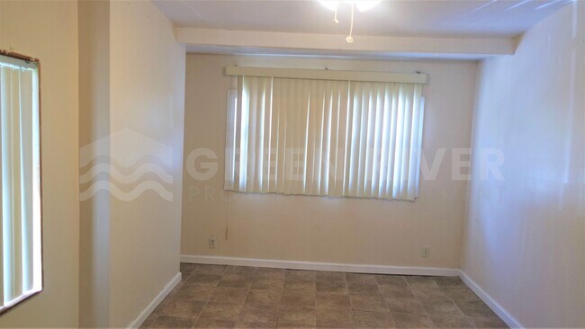 Foto del edificio - Great Value! 3BR Home with Bonus Living Space & Screened Porch!!