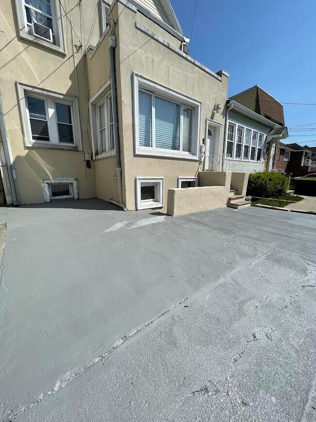 46 Lincoln St Unit 1, Fairview, NJ 07022 Condo for Rent in Fairview, NJ