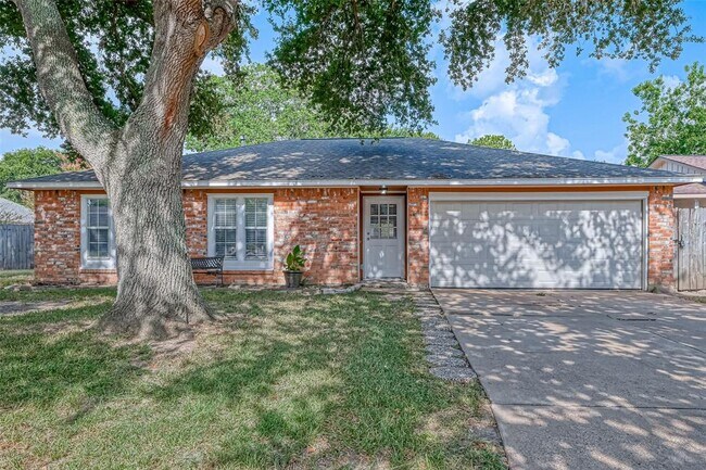 Building Photo - 2213 Baylor Dr
