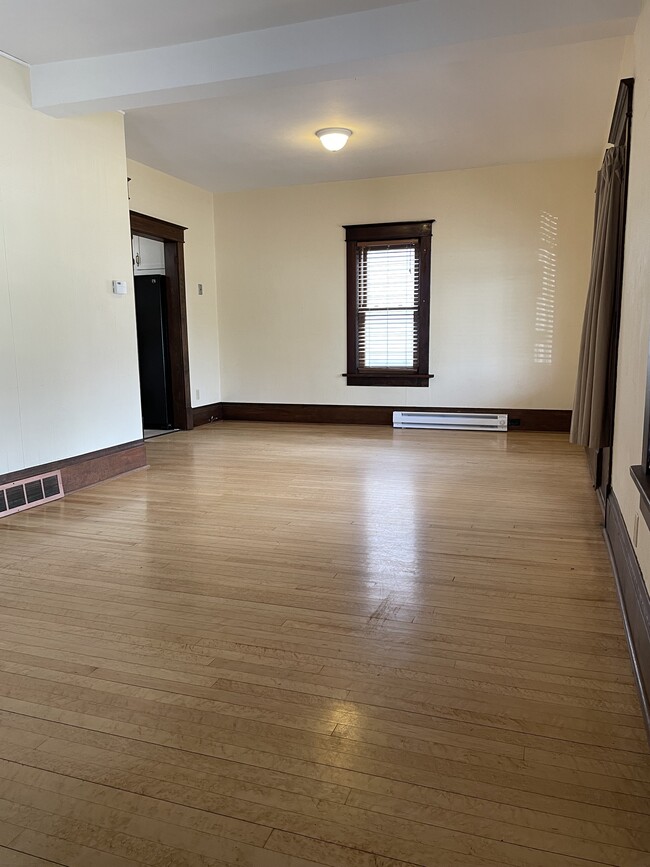 1042 Main St, Eau Claire, WI 54701 House Rental in Eau Claire, WI