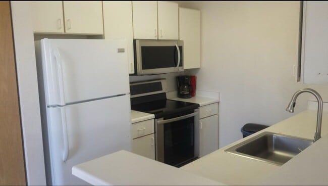Building Photo - Iao Parkside Condo