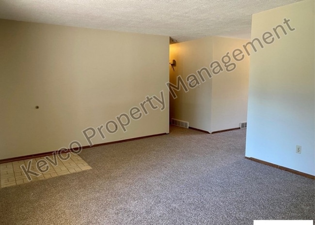 Building Photo - 2805 Redwing Rd