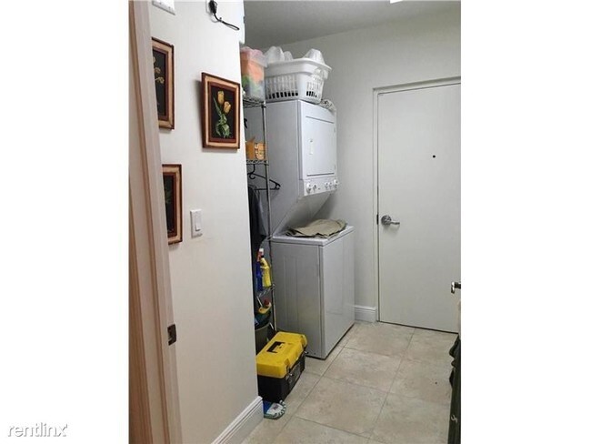 Building Photo - 7440 SW 59th Pl