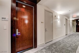 Building Photo - 4575 Dean Martin Dr