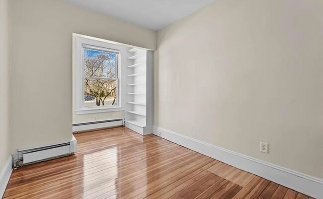 Foto del edificio - 294 Pleasant St