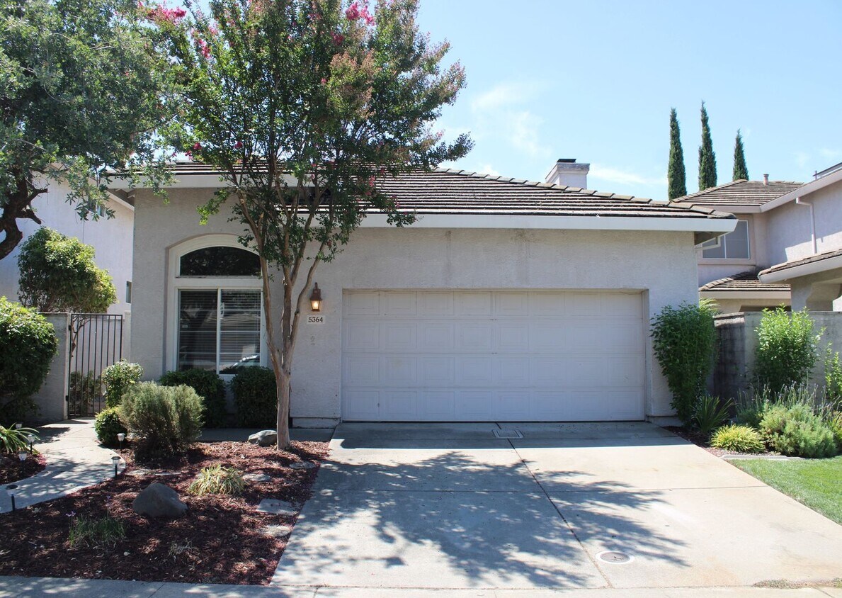 Foto principal - 5364 Delta Dr