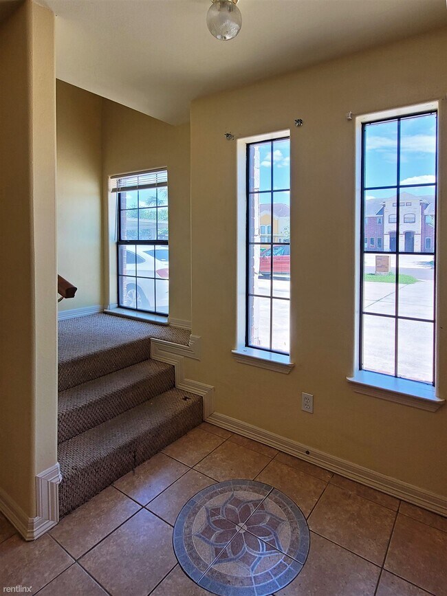 Foto del edificio - 2 br, 2.5 bath 4plex - 1402 W Kiwi Ave 2