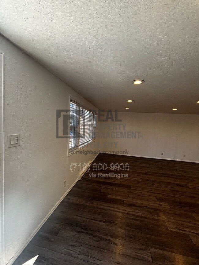 Foto del edificio - 1612 Jerry Murphy Rd