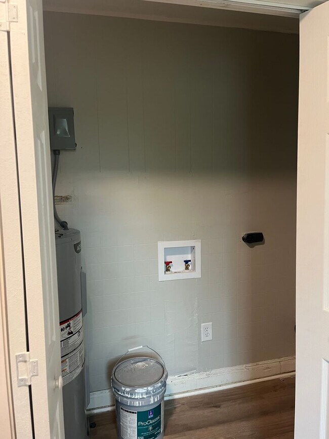 Foto del edificio - 2-Bed 1-Bath House