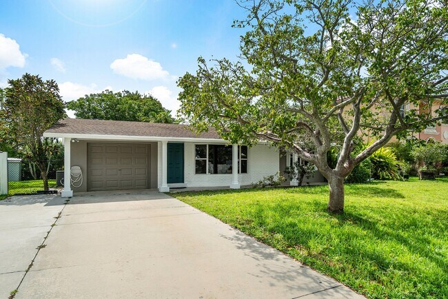 Building Photo - 2302 SW 10th St