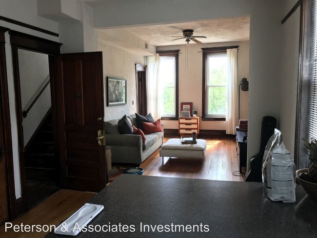 Foto del edificio - 2 br, 1 bath Apartment - 1438 N. Greenview