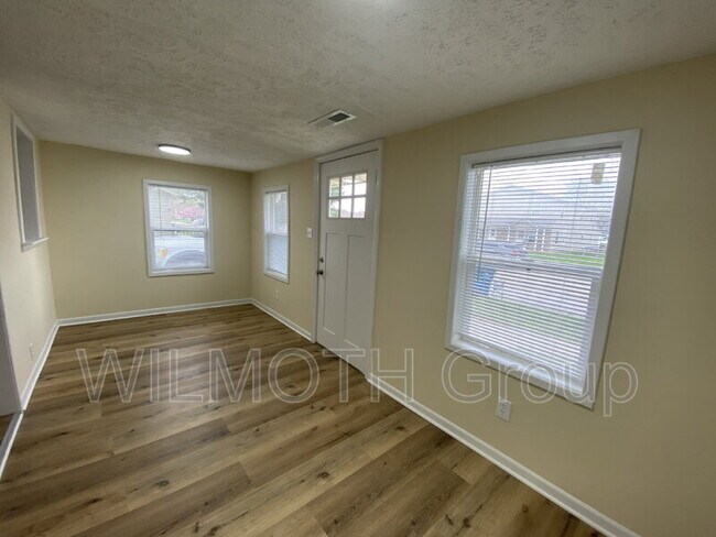 Foto del edificio - 946 W North St