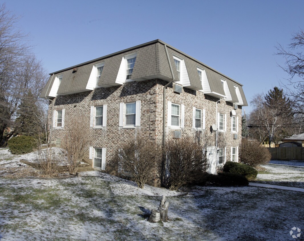 N84W15415 Menomonee Ave, Menomonee Falls, WI 53051 Apartments in