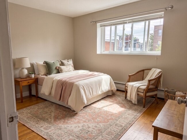 Building Photo - 245 Kelton St