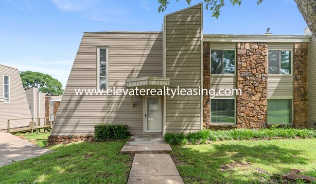 Foto del edificio - 7371 S Yale Ave