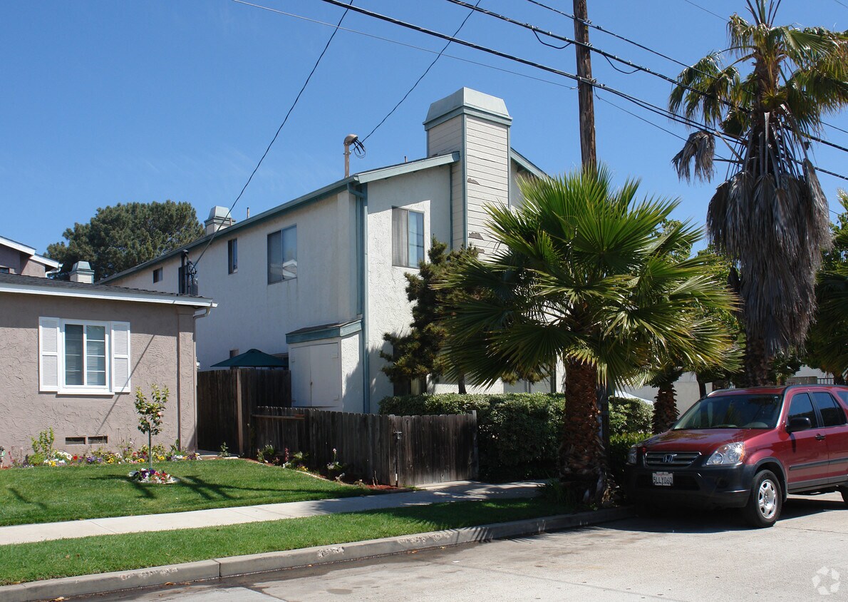 Foto del edificio - 1654 Oliver Ave
